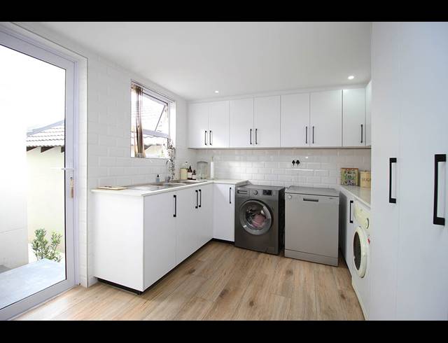 3 BEDROOM HOUSE FOR SALE IN THORNHILL ESTATE